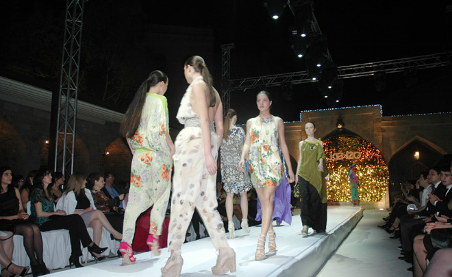 KENZO представил в Баку весенне-летнюю коллекцию известного дизайнера Antonio Marras (фотосессия)