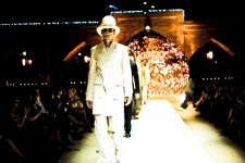 KENZO представил в Баку весенне-летнюю коллекцию известного дизайнера Antonio Marras (фотосессия)