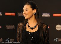 Сафура в черном и парень с голым торсом ( видео-фотосессия)