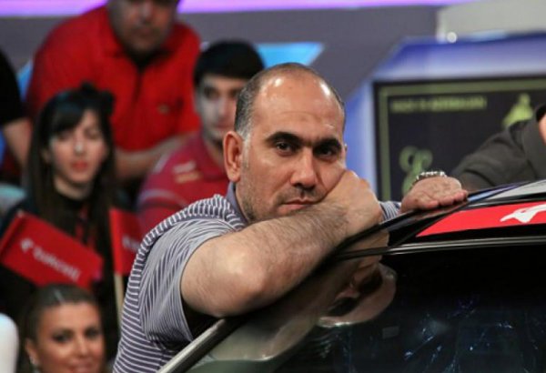 Исполнитель мейханы "Давай, до свидания" попал в больницу