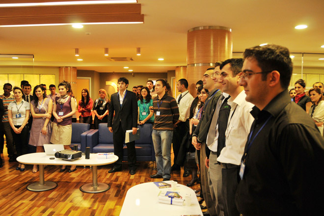 В Азербайджанской дипломатической академии состоялась встреча со студентами, поступившими на программу магистратуры (ФОТО)