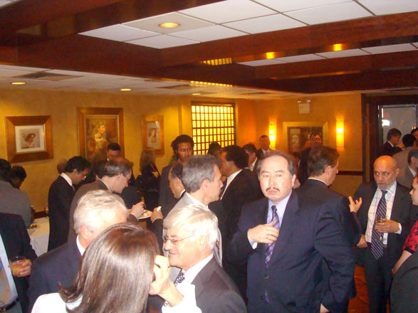 В США презентована открытка с видами Баку и Азербайджана