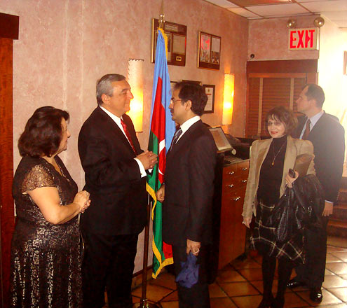 В США презентована открытка с видами Баку и Азербайджана