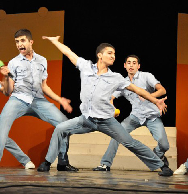 Азербайджанские КВН-щики оставили армян без спонсоров и вышли в полуфинал (фотосессия)