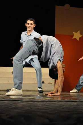 Азербайджанские КВН-щики оставили армян без спонсоров и вышли в полуфинал (фотосессия)