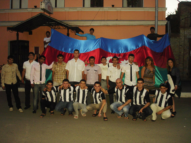 Азербайджанские КВН-щики оставили армян без спонсоров и вышли в полуфинал (фотосессия)