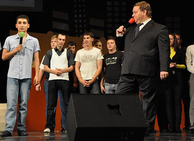 Азербайджанские КВН-щики оставили армян без спонсоров и вышли в полуфинал (фотосессия)