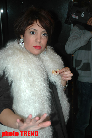 "Боюсь холода..." - певица Саида Султан летом в шубе (фотосессия)