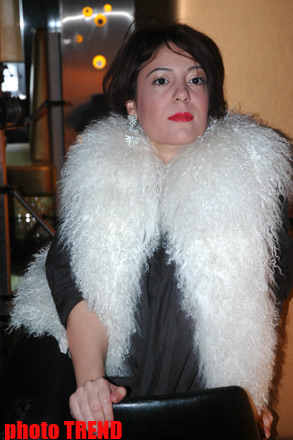 "Боюсь холода..." - певица Саида Султан летом в шубе (фотосессия)