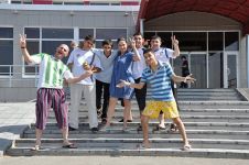 Азербайджанские КВН-щики оставили армян без спонсоров и вышли в полуфинал (фотосессия)