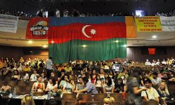 Азербайджанские КВН-щики оставили армян без спонсоров и вышли в полуфинал (фотосессия)