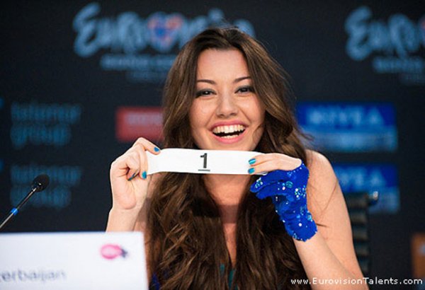 Сафура Ализаде выступит в финале "Евровидения-2010" под первым номером (фотосессия)