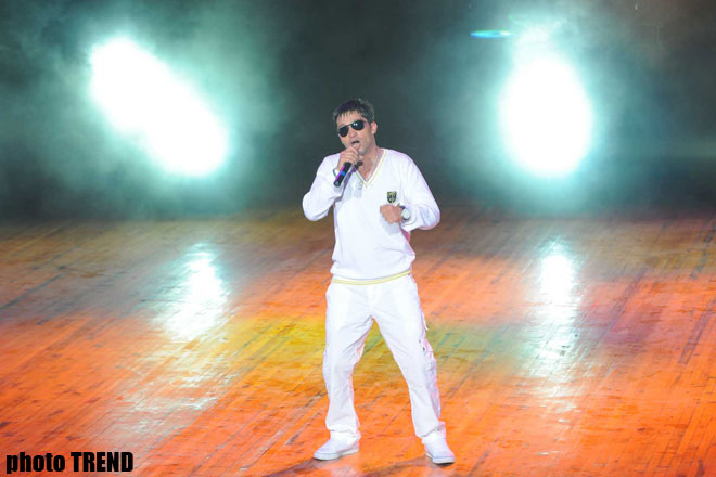 Скандально известный рэпер Гусейн Дарья "воскрес из мертвых" на своем концерте (фотосессия)
