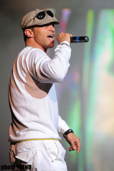 Скандально известный рэпер Гусейн Дарья "воскрес из мертвых" на своем концерте (фотосессия)