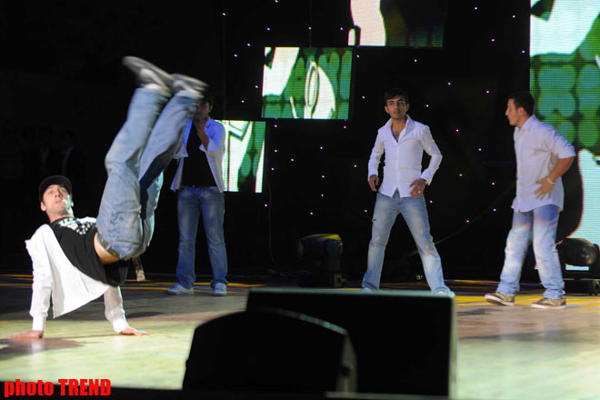 Скандально известный рэпер Гусейн Дарья "воскрес из мертвых" на своем концерте (фотосессия)