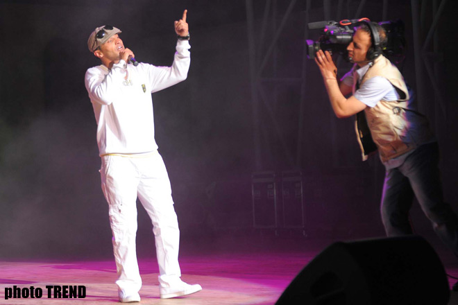 Скандально известный рэпер Гусейн Дарья "воскрес из мертвых" на своем концерте (фотосессия)