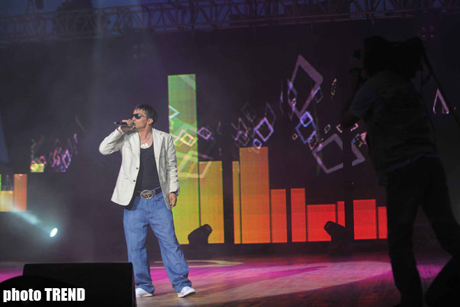 Скандально известный рэпер Гусейн Дарья "воскрес из мертвых" на своем концерте (фотосессия)