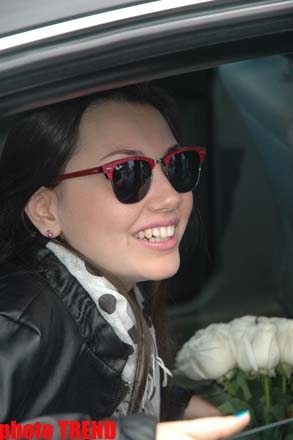 Сафура вернулась в Баку: "Если бы голосование проходило предельно честно, мы должны были бы занять первое место" (фотосессия)