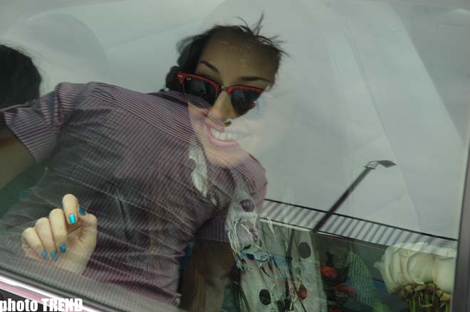 Сафура вернулась в Баку: "Если бы голосование проходило предельно честно, мы должны были бы занять первое место" (фотосессия)