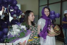 Сафура вернулась в Баку: "Если бы голосование проходило предельно честно, мы должны были бы занять первое место" (фотосессия)