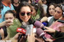 Сафура вернулась в Баку: "Если бы голосование проходило предельно честно, мы должны были бы занять первое место" (фотосессия)