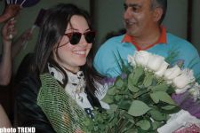 Сафура вернулась в Баку: "Если бы голосование проходило предельно честно, мы должны были бы занять первое место" (фотосессия)