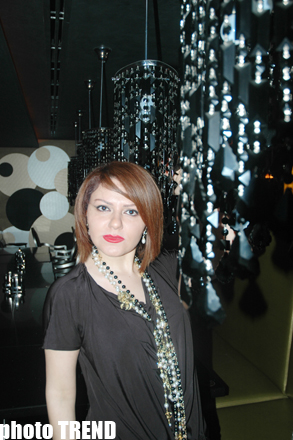 Прикол-тайм! "Я - девушка люстр" - певица Хураман Шушалы (фотосессия)