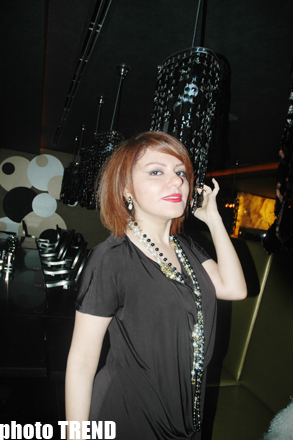 Прикол-тайм! "Я - девушка люстр" - певица Хураман Шушалы (фотосессия)