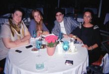 Эмиль Шахин влюбился в Хадисе и подарил ей дорогое золотое украшение (фотосессия)