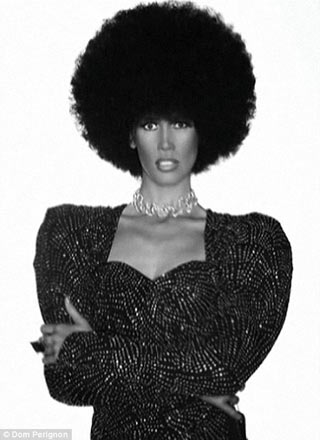 Клаудию Шиффер обвинили в расизме