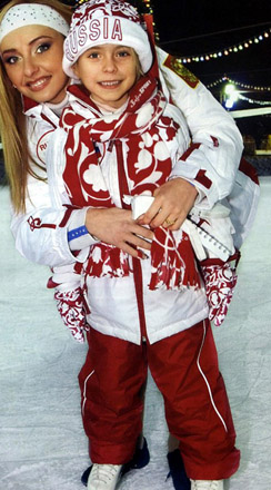 Александр Жулин не дает денег Татьяне Навке на дочь