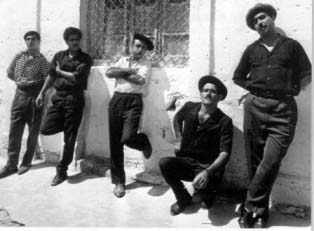 Антитабачный закон парламента Азербайджана может изуродовать фильмы, или Муслим Магомаев в "мозаике" (фотосессия)