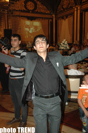 Сына певца Элариза исключили из Государственного Стамбульского университета?