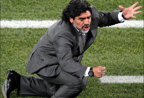 Марадону госпитализировали после матча Аргентины с Нигерией