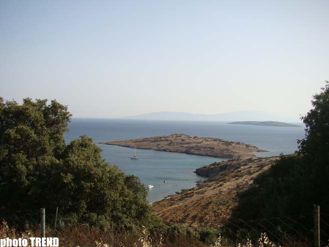 Путешествие Аян Бабакишиевой в столицу турецкого "лазурного побережья" Бодрум (фотосессия)