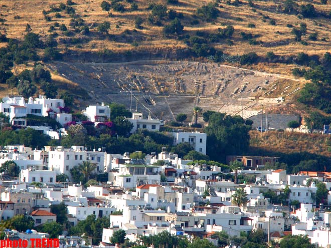 Путешествие Аян Бабакишиевой в столицу турецкого "лазурного побережья" Бодрум (фотосессия)