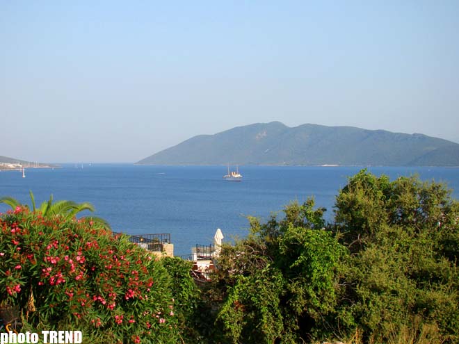 Путешествие Аян Бабакишиевой в столицу турецкого "лазурного побережья" Бодрум (фотосессия)