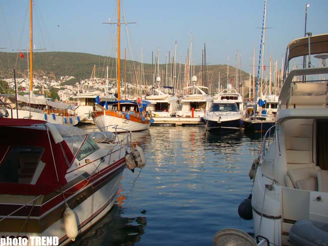 Путешествие Аян Бабакишиевой в столицу турецкого "лазурного побережья" Бодрум (фотосессия)