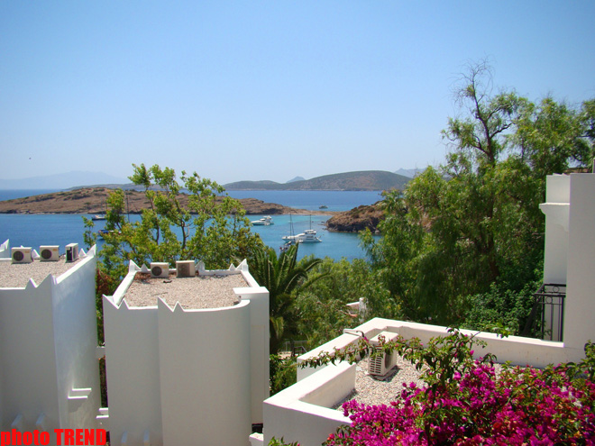 Путешествие Аян Бабакишиевой в столицу турецкого "лазурного побережья" Бодрум (фотосессия)