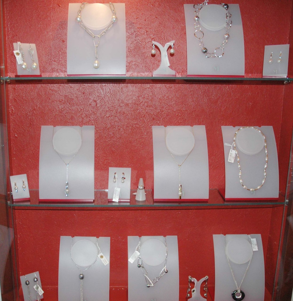 Азербайджанским модницам - золотая классика уступает место элегантности и шику (фотосессия)