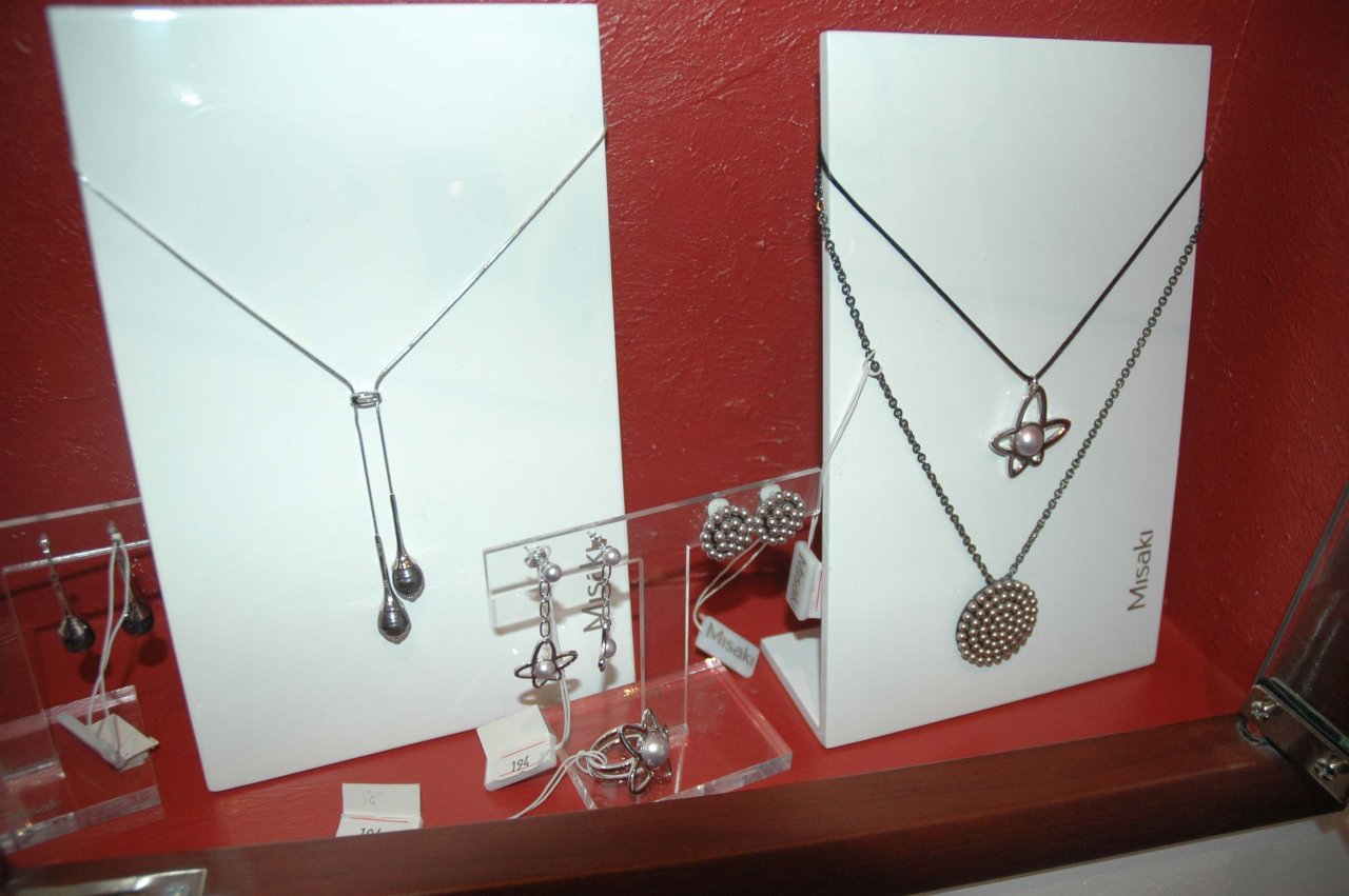 Азербайджанским модницам - золотая классика уступает место элегантности и шику (фотосессия)