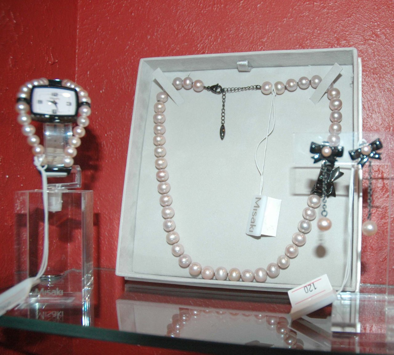 Азербайджанским модницам - золотая классика уступает место элегантности и шику (фотосессия)