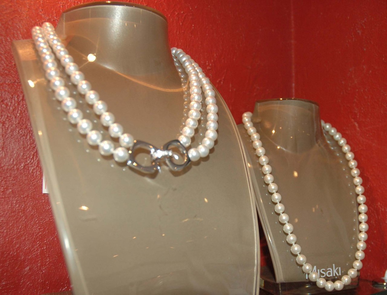 Азербайджанским модницам - золотая классика уступает место элегантности и шику (фотосессия)