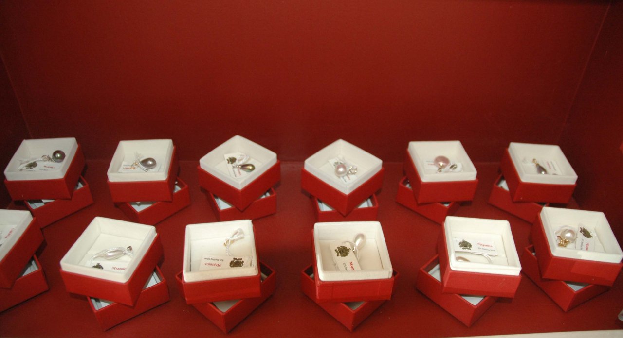 Азербайджанским модницам - золотая классика уступает место элегантности и шику (фотосессия)