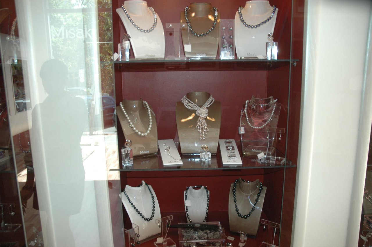 Азербайджанским модницам - золотая классика уступает место элегантности и шику (фотосессия)