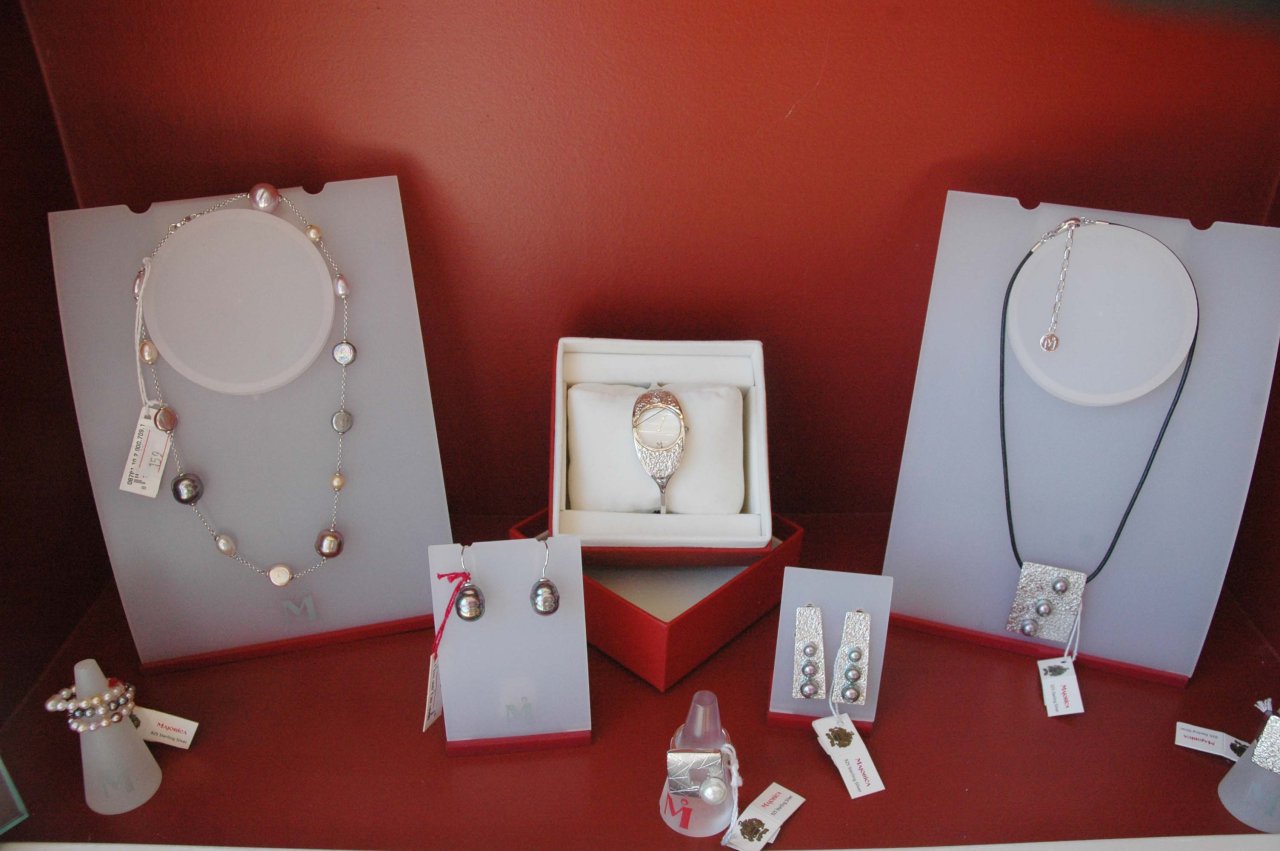 Азербайджанским модницам - золотая классика уступает место элегантности и шику (фотосессия)