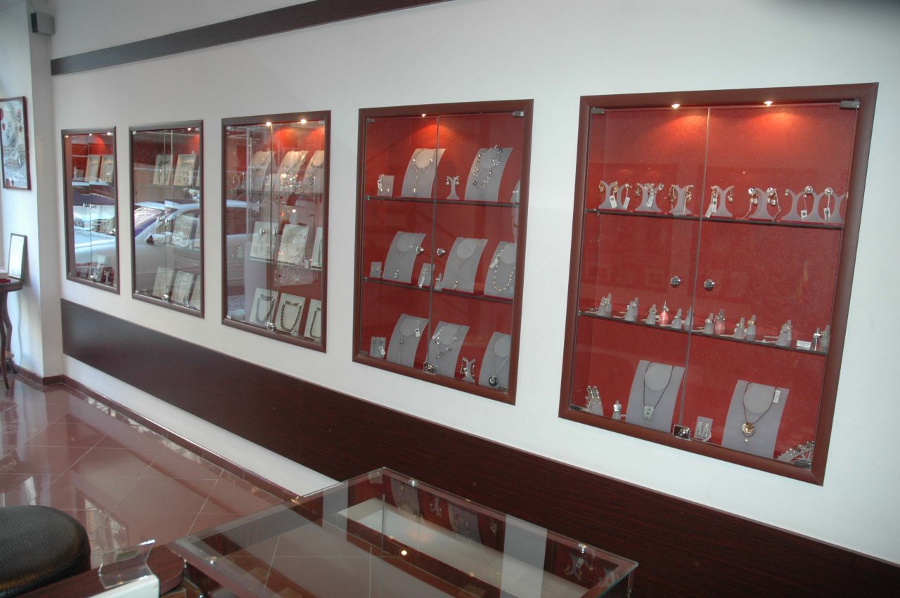 Азербайджанским модницам - золотая классика уступает место элегантности и шику (фотосессия)