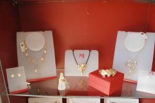 Азербайджанским модницам - золотая классика уступает место элегантности и шику (фотосессия)