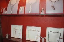 Азербайджанским модницам - золотая классика уступает место элегантности и шику (фотосессия)