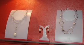 Азербайджанским модницам - золотая классика уступает место элегантности и шику (фотосессия)